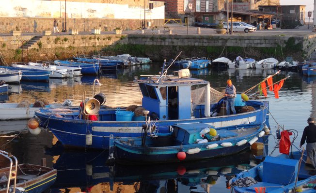 17 pozzuoli-old-harbour.jpg
