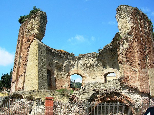 37a Tempio_di_Venere_(Baia)_3-600.JPG