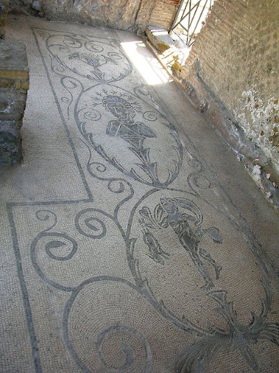 43c baia-Settore_delle_Terme_di_Venere_1-400.JPG