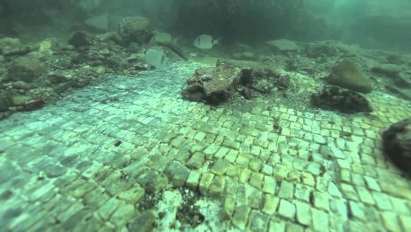 44a Baia-The-Roman-City-Beneath-The-Waves-600.jpg